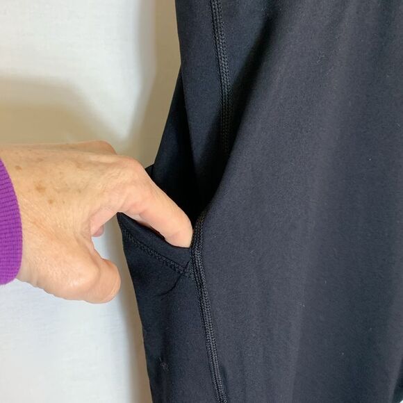 Torrid Active Black Side Pocket Cropped Leggings Size 4 (4X) - Picture 4 of 11